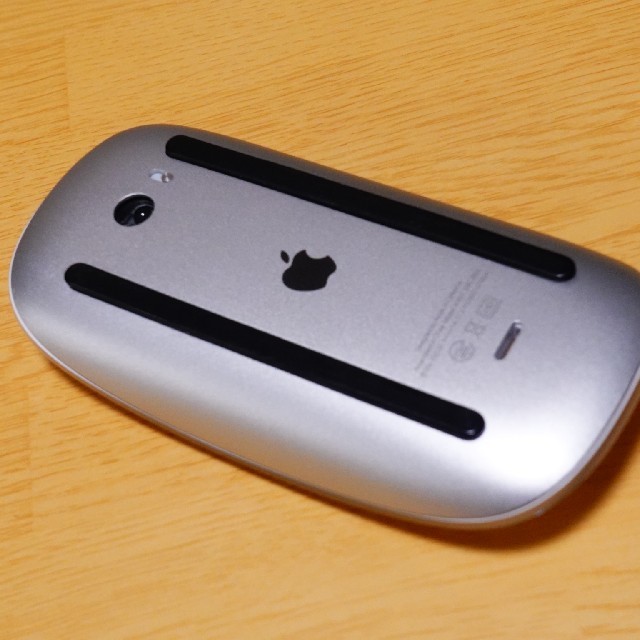 Apple(アップル)のMagic Mouse 2 スマホ/家電/カメラのPC/タブレット(PC周辺機器)の商品写真