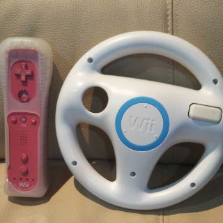 ウィー(Wii)のハンドル、リモコンモーションプラスセット(家庭用ゲーム機本体)