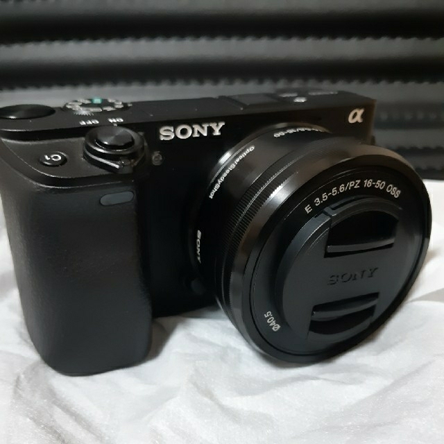 SONY(ソニー)のSONY　レンズ交換式デジタルカメラ　α6300　ILCE-6300L　 スマホ/家電/カメラのカメラ(デジタル一眼)の商品写真