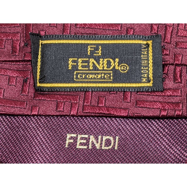 FENDI(フェンディ)の【美品】FENDI フェンディ 高級ネクタイ シルク100% イタリア製 メンズのファッション小物(ネクタイ)の商品写真