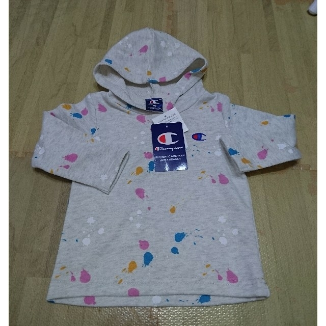 Champion(チャンピオン)のチャンピオンパーカー キッズ/ベビー/マタニティのキッズ服女の子用(90cm~)(Tシャツ/カットソー)の商品写真