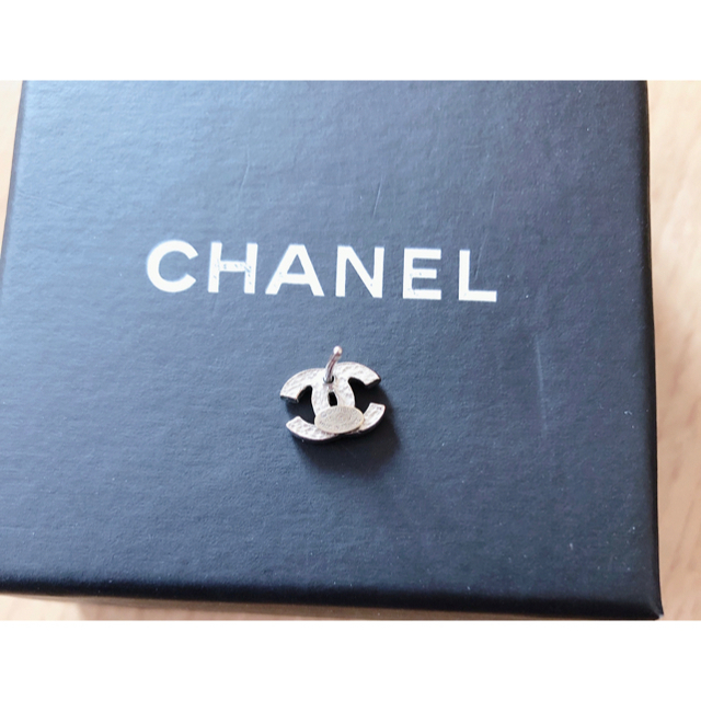 CHANEL(シャネル)の【週末最終お値下げ中✩︎⡱】シャネル　ピアス　片耳 メンズのアクセサリー(ピアス(片耳用))の商品写真