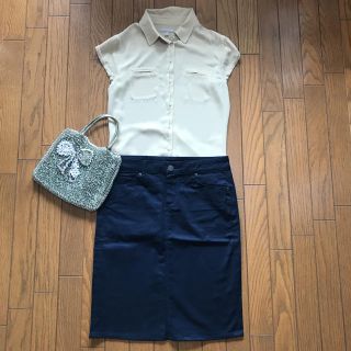 【新品・未使用】ZARA ストレッチ入りタイトスカート (紺・サイズ36)(ひざ丈スカート)