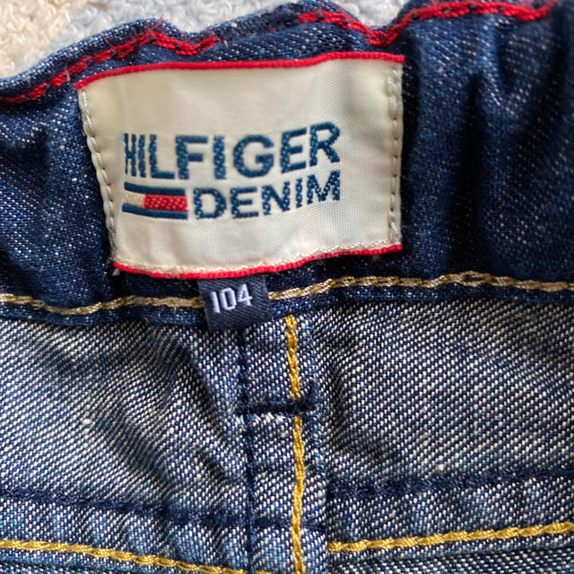 TOMMY HILFIGER(トミーヒルフィガー)のTOMMY HILFIGER デニムハーフパンツ キッズ/ベビー/マタニティのキッズ服男の子用(90cm~)(パンツ/スパッツ)の商品写真