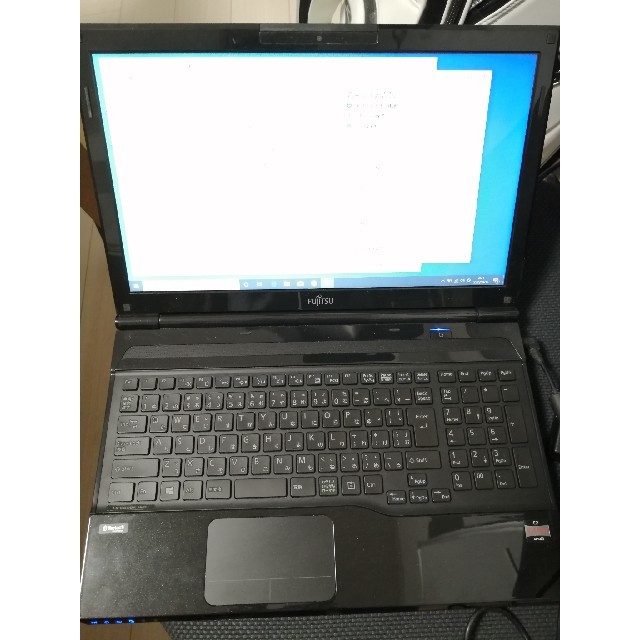 富士通(フジツウ)の富士通 LIFEBOOK AH40J ノートパソコン Windows10搭載済 スマホ/家電/カメラのPC/タブレット(ノートPC)の商品写真