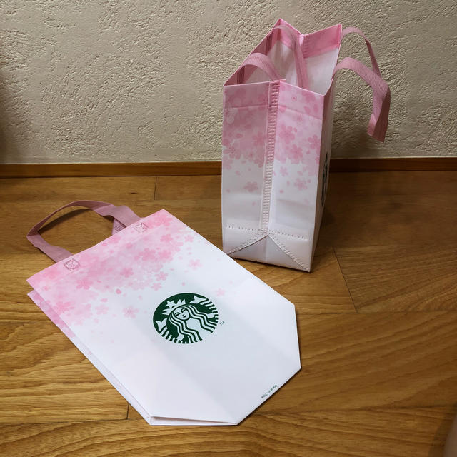 Starbucks Coffee(スターバックスコーヒー)の韓国　スターバックス  エコバッグ　桜　さくら レディースのバッグ(エコバッグ)の商品写真