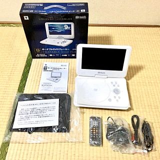 ヤマゼン(山善)の【山善】Qriomキュリオム CDP-N91 (W)中古美品(ポータブルプレーヤー)