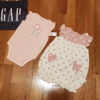 ベビーギャップ(babyGAP)の70　フリルロンパース　ショートオール　2枚セット(ロンパース)