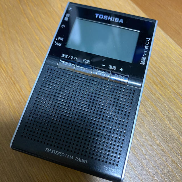 東芝　TOSHIBA 携帯ラジオ