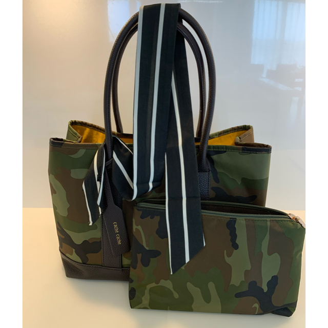 Cache Cache(カシュカシュ)のカシュカシュトートバッグ迷彩柄　A4サイズ入る レディースのバッグ(トートバッグ)の商品写真
