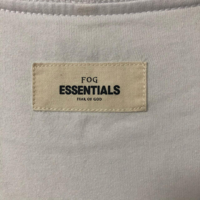 FEAR OF GOD(フィアオブゴッド)のFOG essentials Tシャツ M 白　オーバーサイズ メンズのトップス(Tシャツ/カットソー(半袖/袖なし))の商品写真