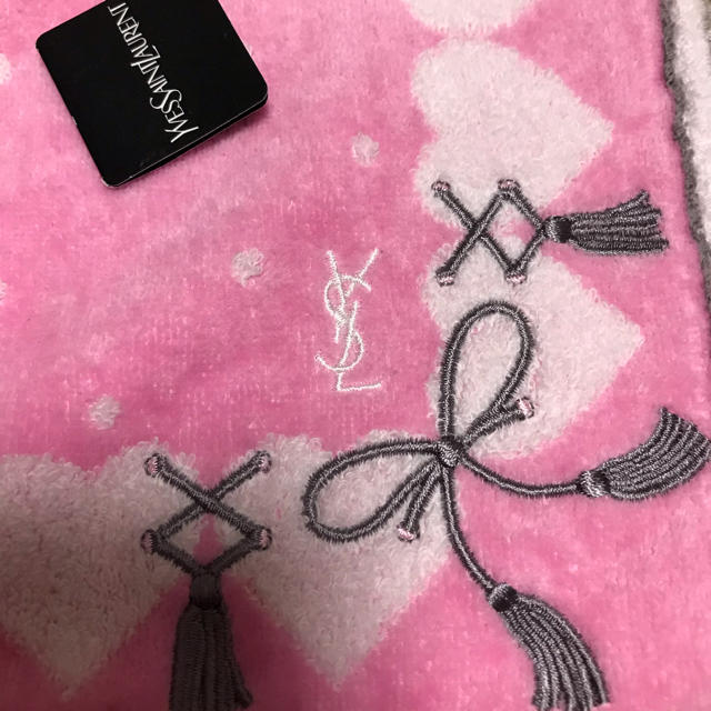 Yves Saint Laurent Beaute(イヴサンローランボーテ)のイブサンローラン 可愛い 安い 美品 レディースのファッション小物(ハンカチ)の商品写真