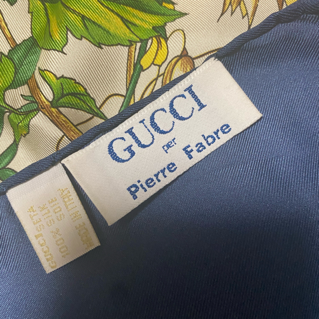 Gucci(グッチ)の☆ni-ko☆様専用　GUCCIのスカーフ レディースのファッション小物(バンダナ/スカーフ)の商品写真