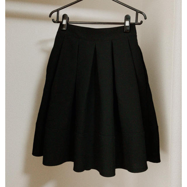 フレアスカート Aライン ブラック スカート プリーツ レディースのスカート(ひざ丈スカート)の商品写真