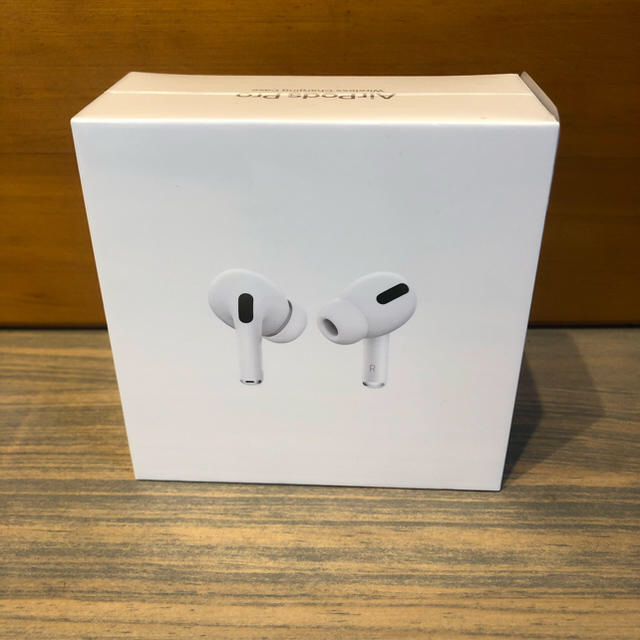 Apple(アップル)のAirPods Pro MWP22J/A スマホ/家電/カメラのオーディオ機器(ヘッドフォン/イヤフォン)の商品写真