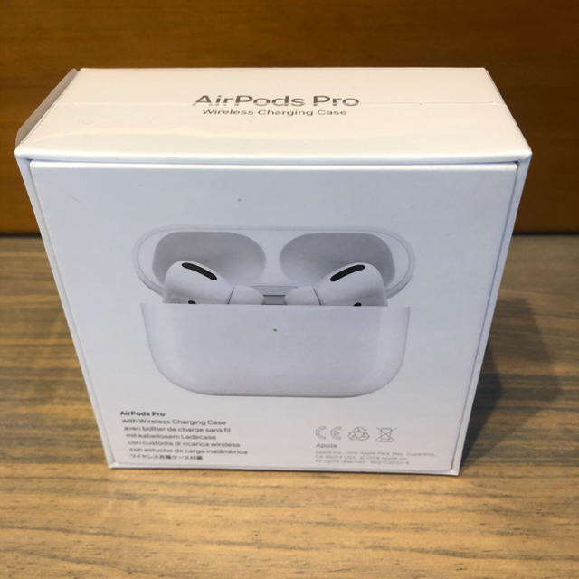 Apple(アップル)のAirPods Pro MWP22J/A スマホ/家電/カメラのオーディオ機器(ヘッドフォン/イヤフォン)の商品写真