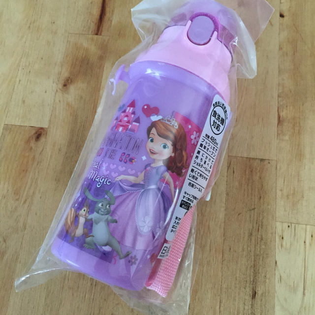 Disney(ディズニー)の新品☆ソフィア 直飲み水筒 キッズ/ベビー/マタニティのキッズ/ベビー/マタニティ その他(その他)の商品写真