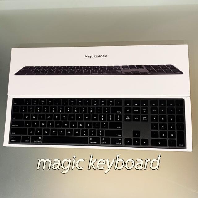 Apple(アップル)の【美品】Apple Magic Keyboard US配列 スマホ/家電/カメラのPC/タブレット(PC周辺機器)の商品写真