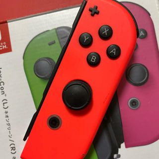 ニンテンドースイッチ(Nintendo Switch)のSwitch Joy-Con 右　(家庭用ゲーム機本体)