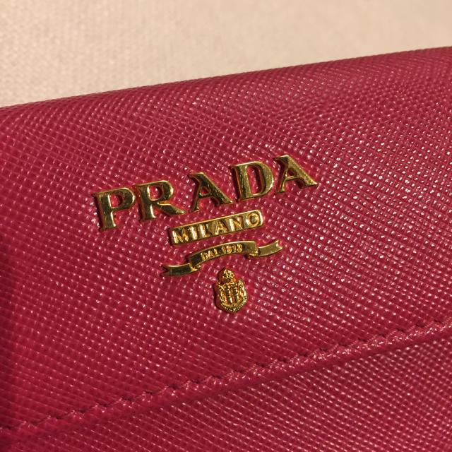 PRADA(プラダ)のmiyakekena様 20日まで レディースのファッション小物(名刺入れ/定期入れ)の商品写真