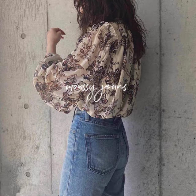 moussy(マウジー)のMoussyの花柄ブラウス💐 レディースのトップス(シャツ/ブラウス(長袖/七分))の商品写真