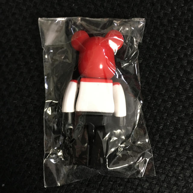 MEDICOM TOY(メディコムトイ)の 【BE@RBRICK/ベアブリック】series 28 FLAG(フラッグ) エンタメ/ホビーのおもちゃ/ぬいぐるみ(キャラクターグッズ)の商品写真