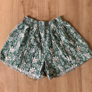 中古品 花柄 ショートパンツ キュロット ボタニカル(キュロット)