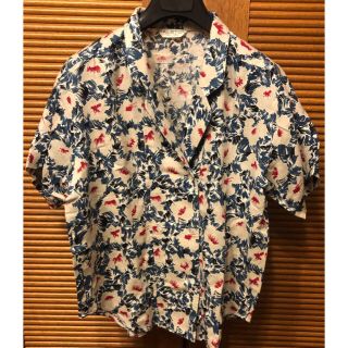 ダイアンフォンファステンバーグ(DIANE von FURSTENBERG)の花柄ブラウス　シャツ　NYブランド　ボタニカル(シャツ/ブラウス(半袖/袖なし))