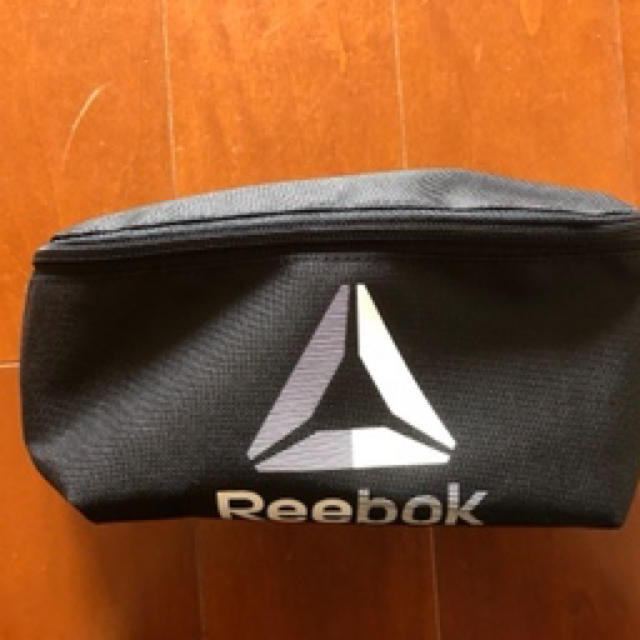 Reebok(リーボック)のリーボック　ウエストバッグ　ショルダーバッグ　ボディバッグ　reebok メンズのバッグ(ウエストポーチ)の商品写真