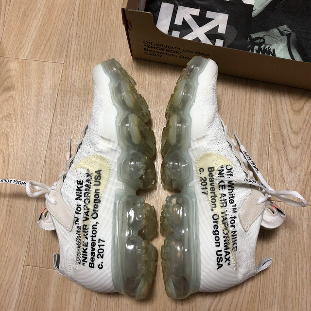 OFF-WHITE(オフホワイト)のOff-White Nike vapormax ❗️us9 27cm メンズの靴/シューズ(スニーカー)の商品写真