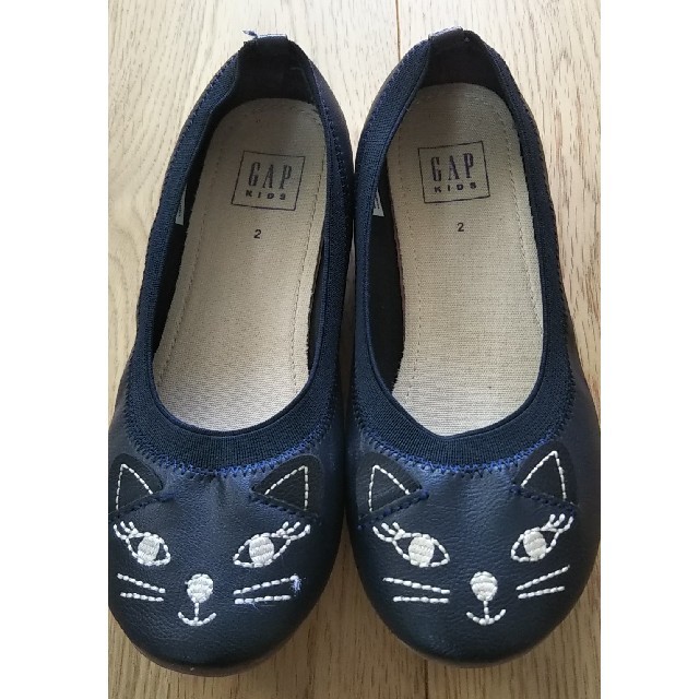 GAP(ギャップ)のGap猫バレエシューズ キッズ/ベビー/マタニティのキッズ靴/シューズ(15cm~)(スニーカー)の商品写真