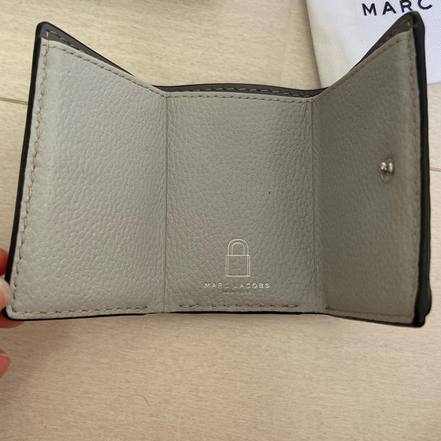 MARC JACOBS(マークジェイコブス)のマークジェイコブス　ミニ財布 レディースのファッション小物(財布)の商品写真