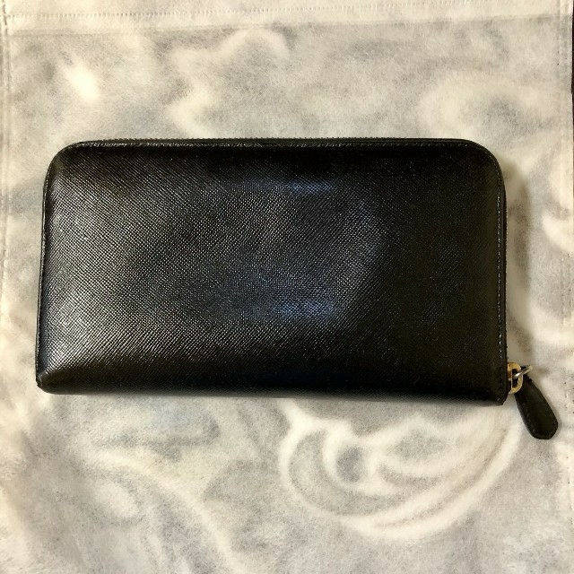 PRADA(プラダ)のなーちあん様専用　PRADA プラダ 長財布　リカラー品 レディースのファッション小物(財布)の商品写真