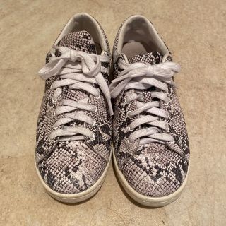 ハイク(HYKE)のhyke  adidas パイソン　スニーカー(スニーカー)