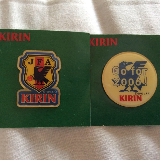 キリン(キリン)のサッカー日本代表　KIRIN オリジナルピンバッジセット Go for 2006 スポーツ/アウトドアのサッカー/フットサル(記念品/関連グッズ)の商品写真