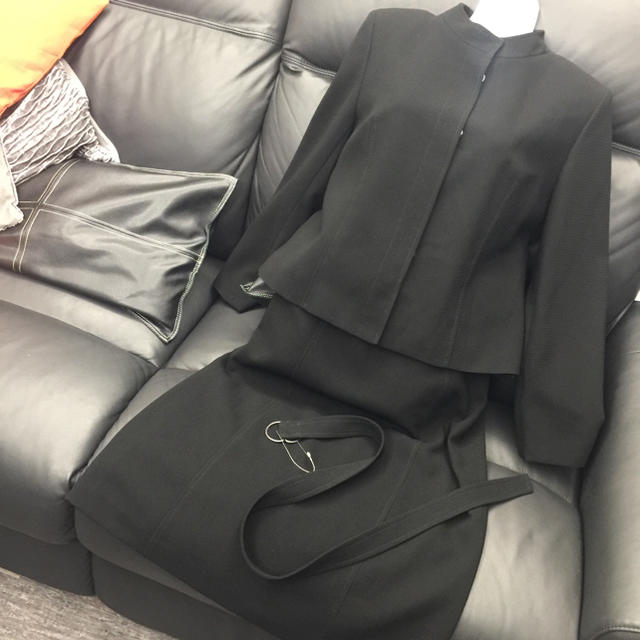 断捨離セール!!美品 ミチコロンドン 礼服3点セット11AR2 断捨離セール!!美品 ミチコロンドン 礼服3点セット11AR2