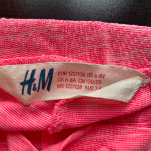 H&M(エイチアンドエム)のショートパンツ キッズ/ベビー/マタニティのキッズ服女の子用(90cm~)(パンツ/スパッツ)の商品写真