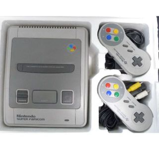 ニンテンドウ(任天堂)のスーパーファミコン本体＋ソフト4本(家庭用ゲーム機本体)