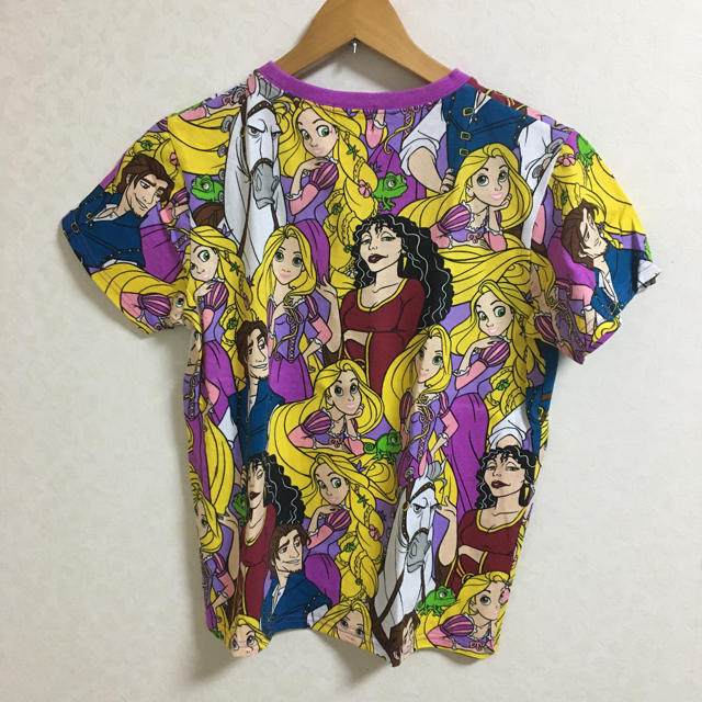 Disney(ディズニー)のいちごさま専用　東京ディズニーリゾート　塔の上のラプンツェル　総柄Tシャツ キッズ/ベビー/マタニティのキッズ服女の子用(90cm~)(Tシャツ/カットソー)の商品写真