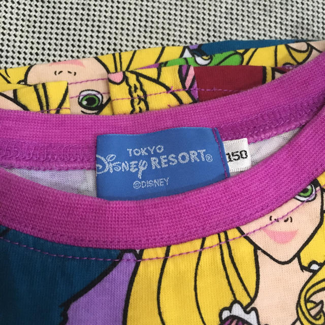 Disney(ディズニー)のいちごさま専用　東京ディズニーリゾート　塔の上のラプンツェル　総柄Tシャツ キッズ/ベビー/マタニティのキッズ服女の子用(90cm~)(Tシャツ/カットソー)の商品写真