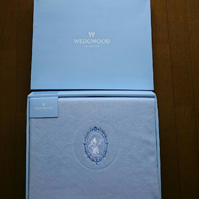 WEDGWOOD(ウェッジウッド)のウェッジウッド綿毛布(ゆい様専用) インテリア/住まい/日用品の寝具(毛布)の商品写真