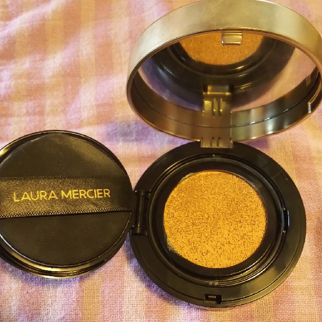 laura mercier(ローラメルシエ)の専用☆ローラメルシエ クッションファンデ マカダミア コスメ/美容のベースメイク/化粧品(ファンデーション)の商品写真