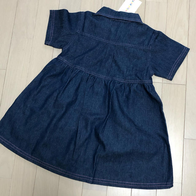 ハローキティ(ハローキティ)の♡新品♡サンリオハローキティ デニムワンピース♡サイズ100cm キッズ/ベビー/マタニティのキッズ服女の子用(90cm~)(ワンピース)の商品写真