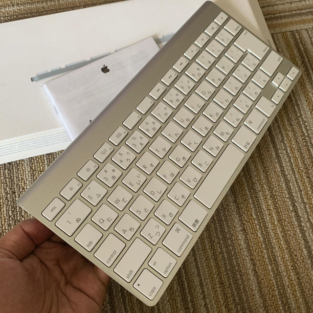 Apple(アップル)の美品！Apple Wireless Keyboard (US)MC184LL/B スマホ/家電/カメラのPC/タブレット(PC周辺機器)の商品写真