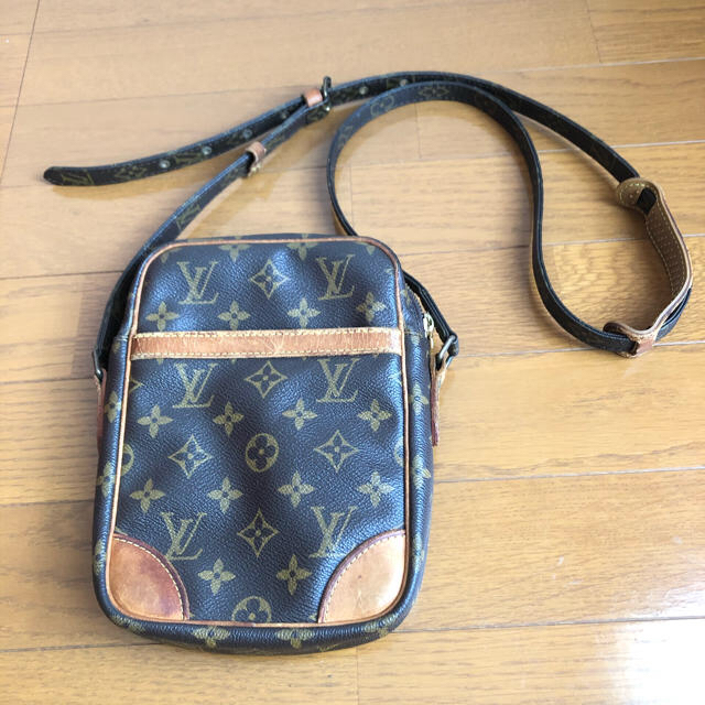 LOUIS VUITTON(ルイヴィトン)のLOUIS VUITTON❤️ダヌーヴ　ルイヴィトン レディースのバッグ(ショルダーバッグ)の商品写真