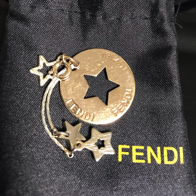 FENDI(フェンディ)の【値下げ‼︎】FENDI フェンディ 星 ペンダント トップ チャーム レディースのアクセサリー(チャーム)の商品写真