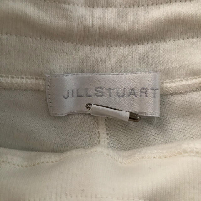 JILLSTUART(ジルスチュアート)のジルスチュアート　パンツ　新品 レディースのパンツ(カジュアルパンツ)の商品写真