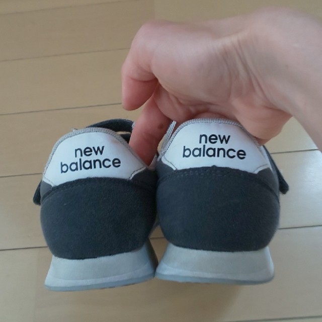 New Balance(ニューバランス)のnew balance グレー２０センチ キッズ/ベビー/マタニティのキッズ靴/シューズ(15cm~)(スニーカー)の商品写真