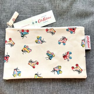 キャスキッドソン(Cath Kidston)のSALE‼️【新品】キャスキッドソン　ポーチ　スケーターデザイン　(ポーチ)