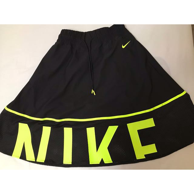 NIKE(ナイキ)のNIKEスカート レディースのスカート(ひざ丈スカート)の商品写真